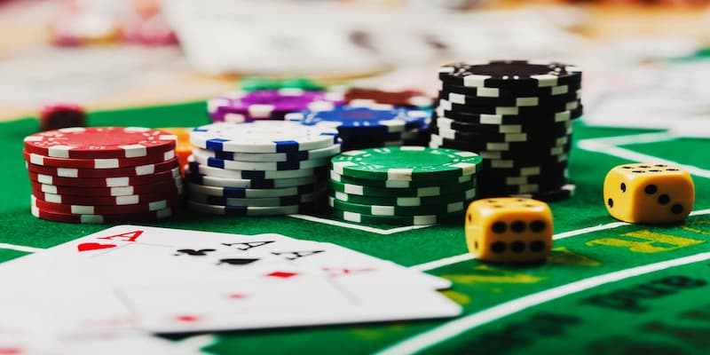 Những quyền lựa chọn khi chơi poker DEBET